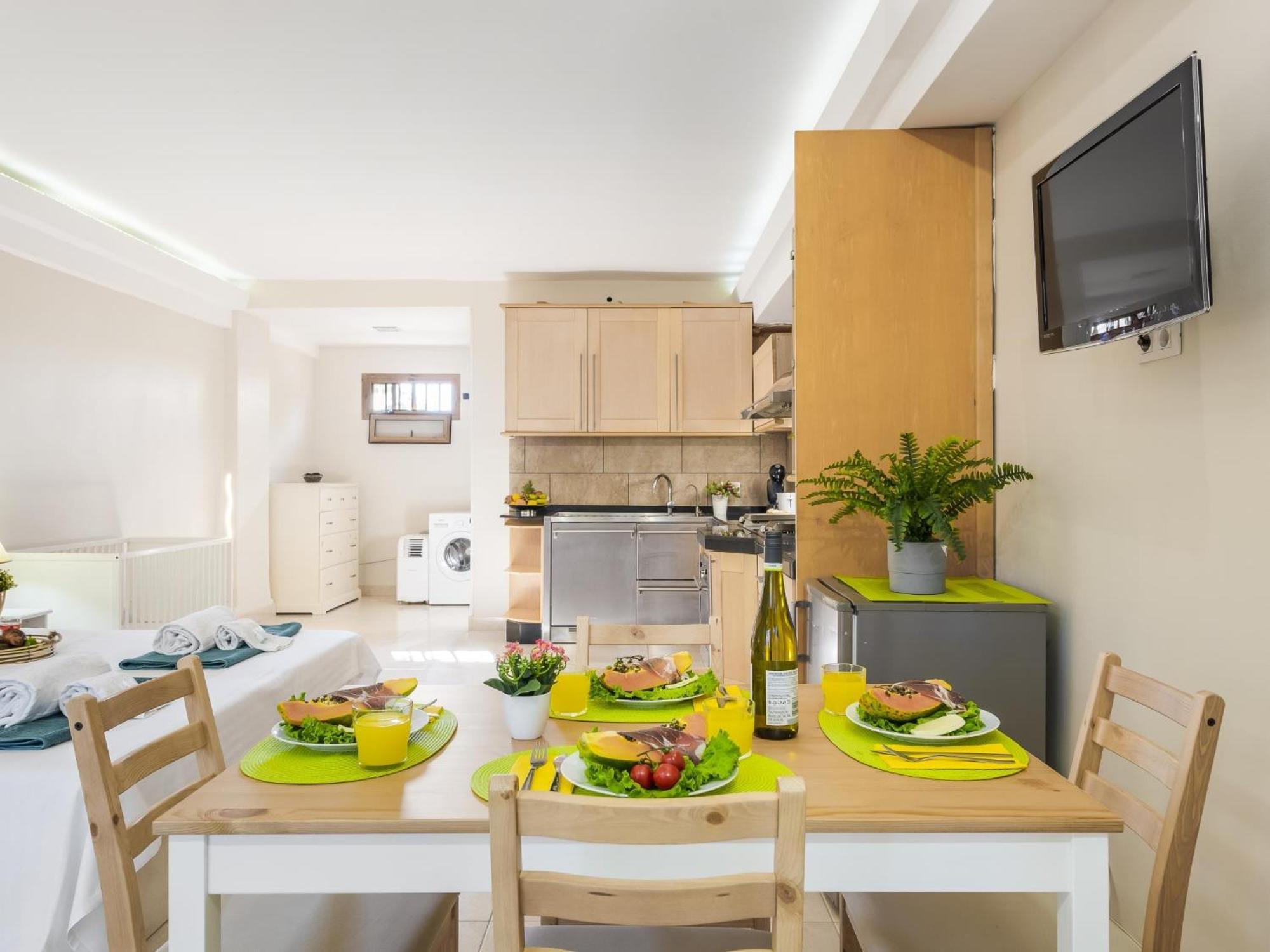 324 Pueblo Canario With Wifi Playa de las Americas (Tenerife)